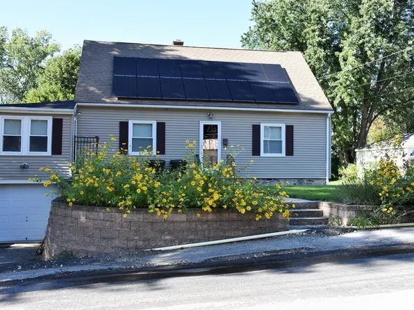 8 Ellis St, Dudley, MA 01571