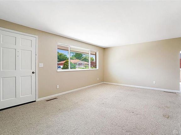 4th image of 5743 Traymore Dr