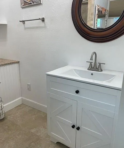 826 Hansen St — Photo 10