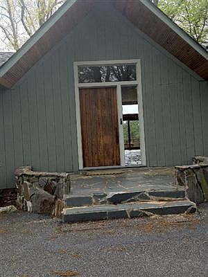 2nd image of 285 Blue Horse Ln