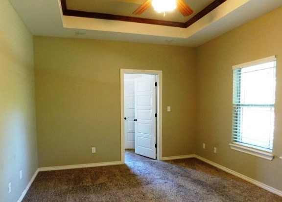 4th image of 125 NE Blackberry Rd