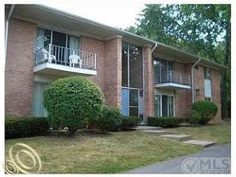 1237 Island Dr APT 202 photo 1