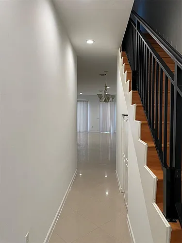 230 N G St Photo 1
