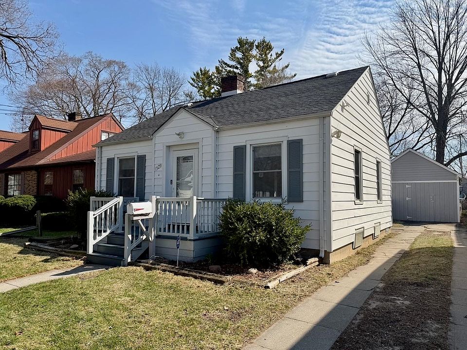 1st image of 1529 Beech St