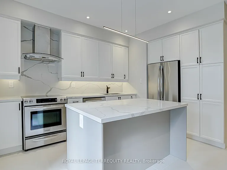 244 George St — Photo 1
