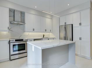 244 George St, Toronto, ON M5A 2N1