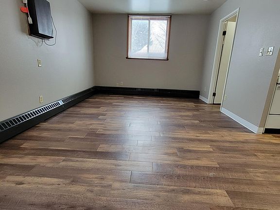 3rd image of 1605 7th St N #25