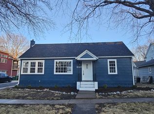 220 S Walnut St, Sycamore, IL 60178