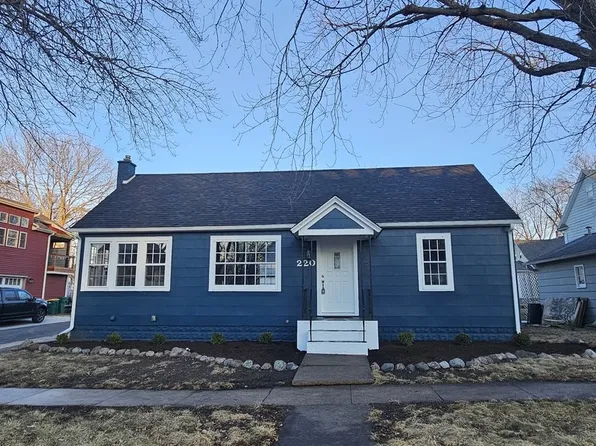 220 S Walnut St, Sycamore, IL 60178