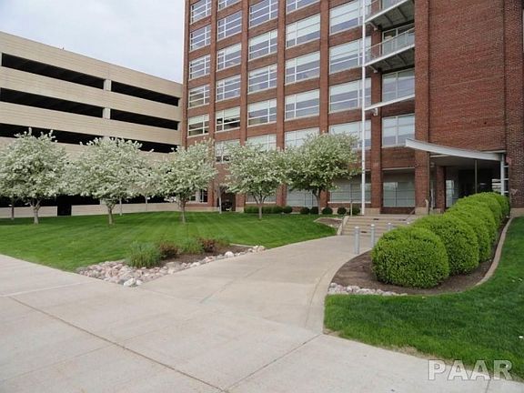 2nd image of 401 SW Water St Unit 402