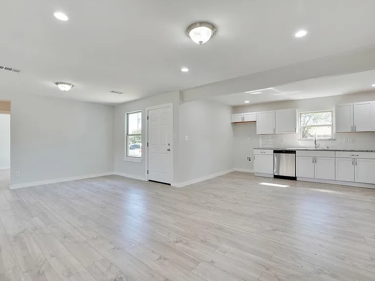 1032 Hoke Smith Dr — Photo 6