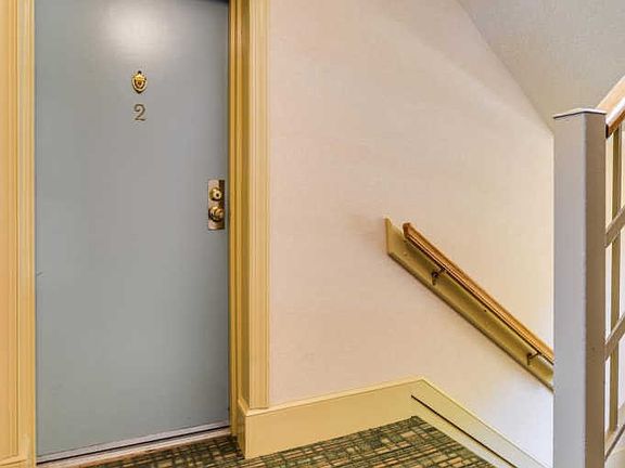 3rd image of 601 Bashford Ln APT 2