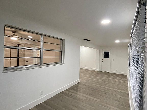 5th image of 106 Mockingbird Lane #106