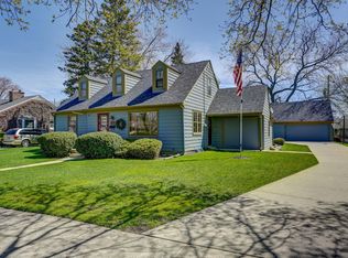 715 Oregon St, Racine, WI 53405