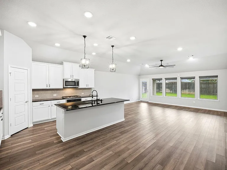 19218 Jenny Creek Ct — Photo 10