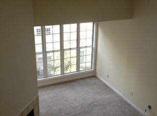 12102 Greenwood Ct APT 301, Fairfax, VA 22033