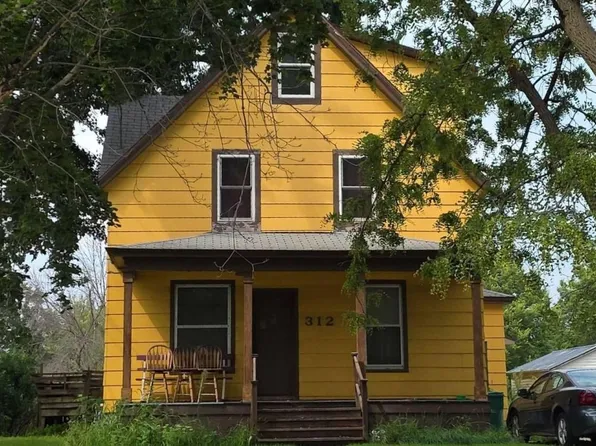 312 W 4th St, Janesville, MN 56048