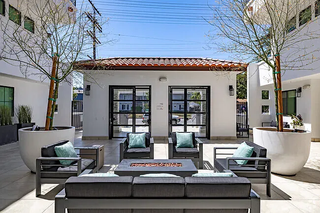 M Street Residence — Photo 3