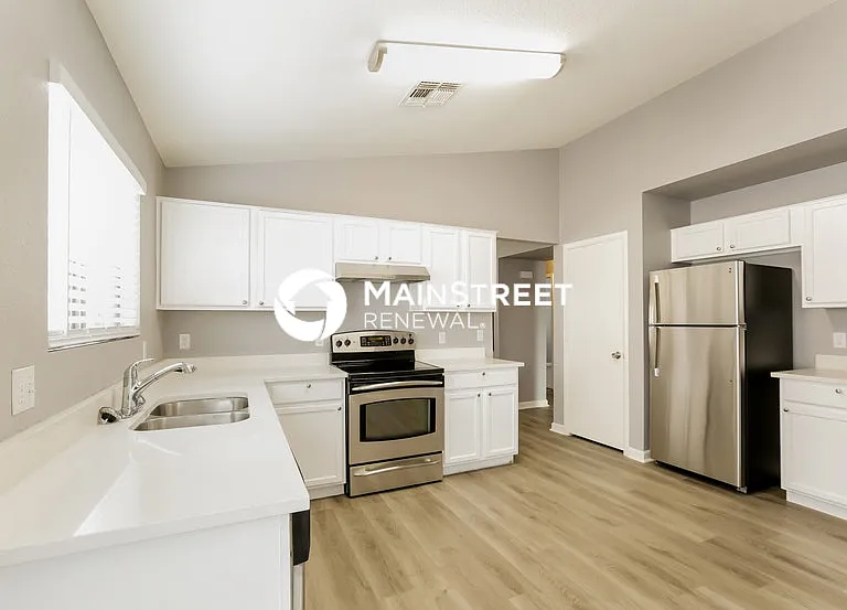 8619 W College Dr — Photo 6