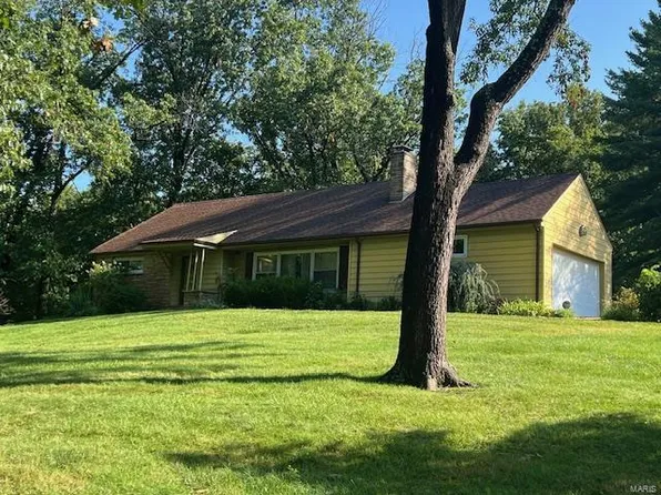 12543 Elaine Dr, Saint Louis, MO 63131