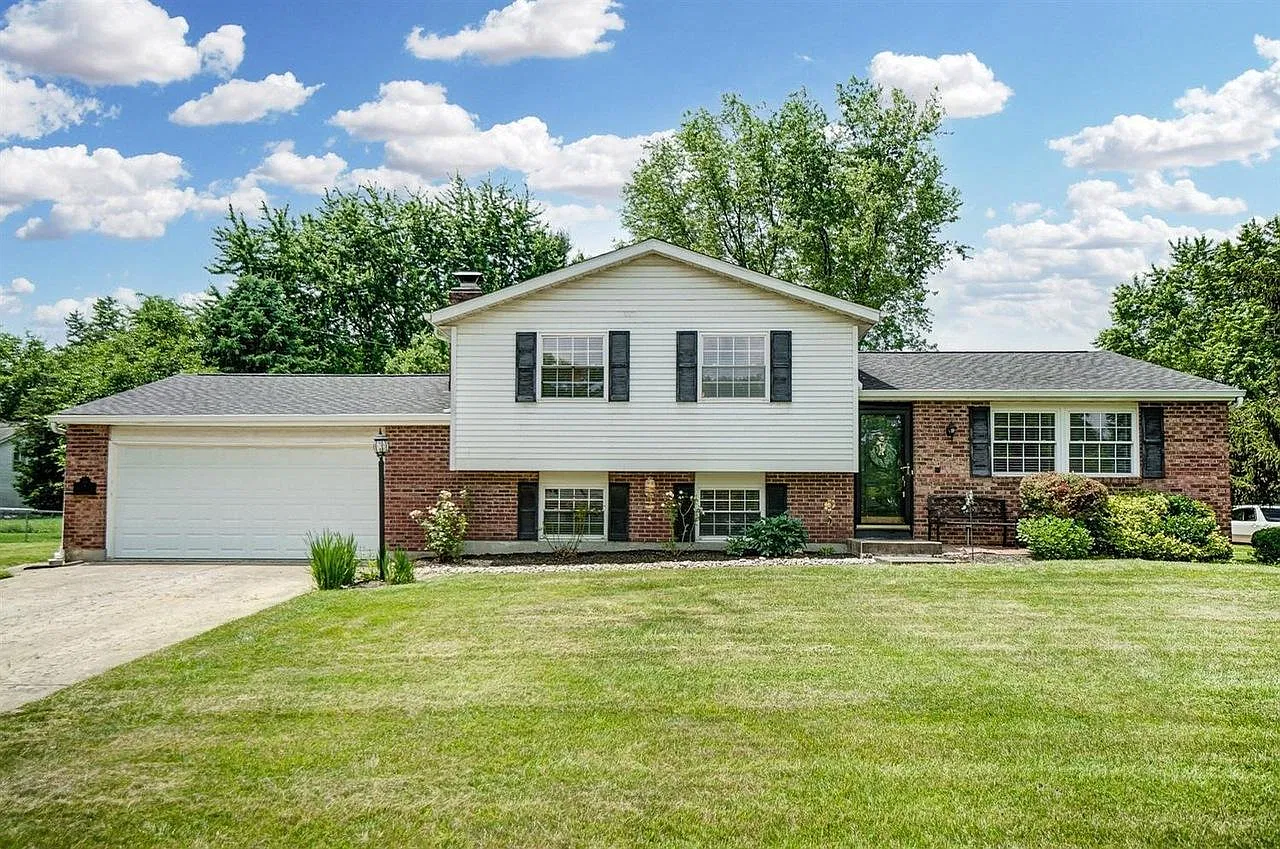 824 James Dr — Photo 1