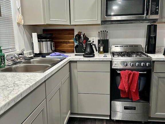 4th image of 22770 Dorsey St