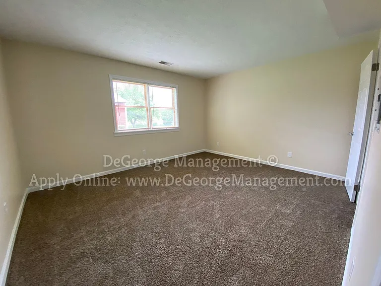 Burdick Estates Apartments — Photo 74