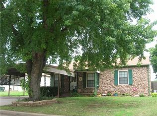 241 Russell Dr, Midwest City, OK 73110