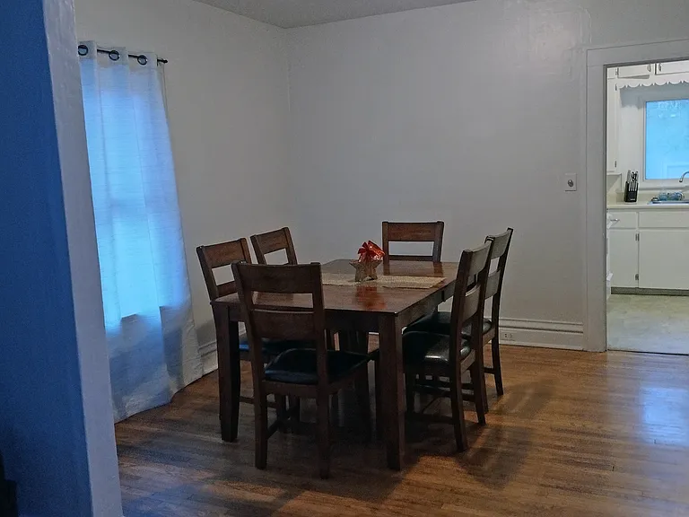 711 N Chestnut St — Photo 5