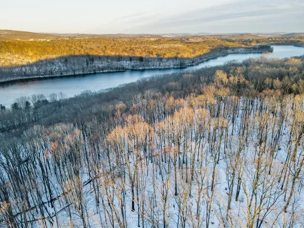 Dixon Road, Carmel, NY 14477