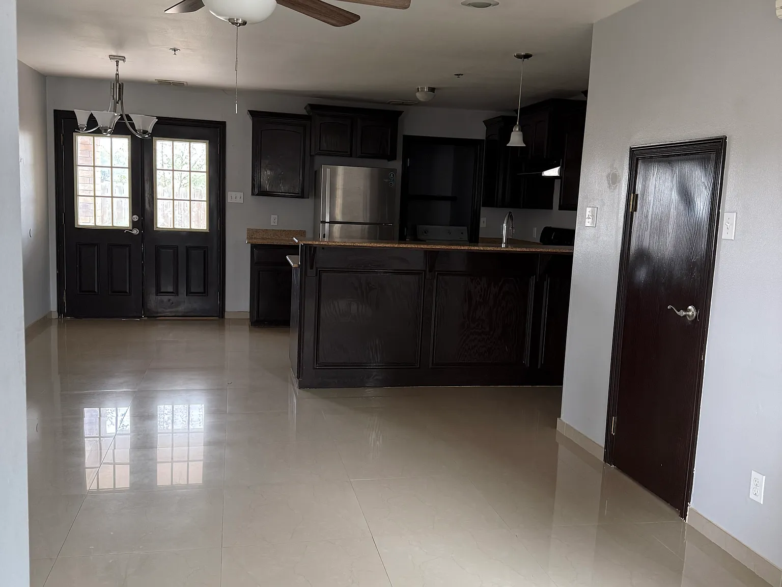 1204 Fig Ave — Photo 1