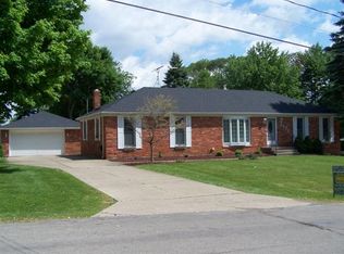 2238 Saines Manor Dr, Jackson, MI 49201