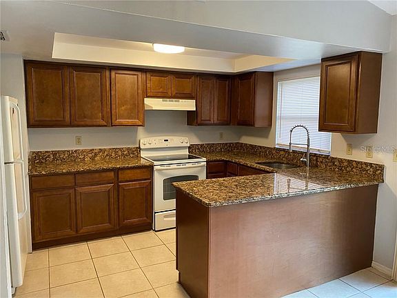 5th image of 4849 Oakwood Dr