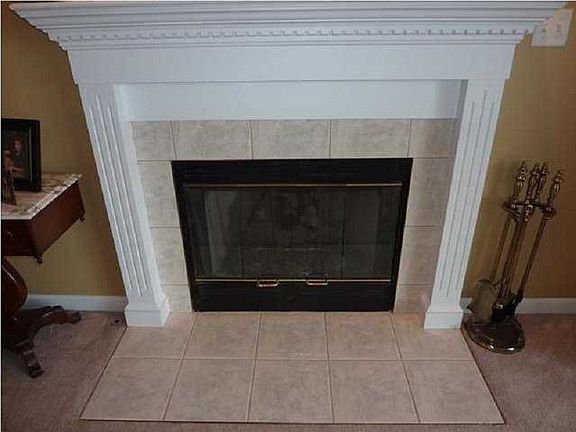 5th image of 156 Hoover Cir