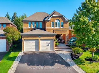 499 Silken Laumann Dr, Newmarket, ON L3X 2H9