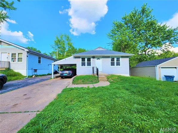 9808 Winkler Dr, Saint Louis, MO 63136