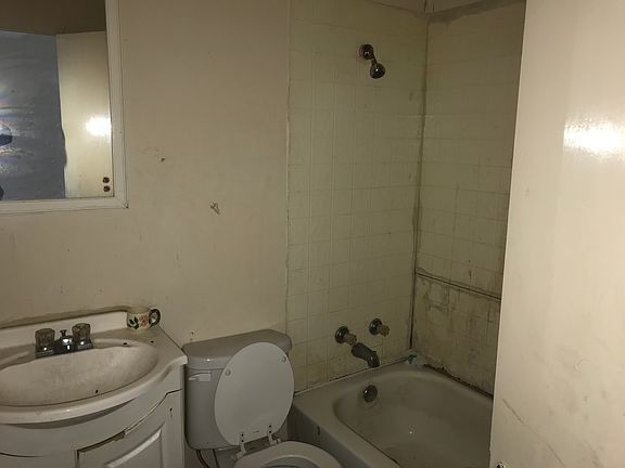5th image of 2213 Pearl Ave