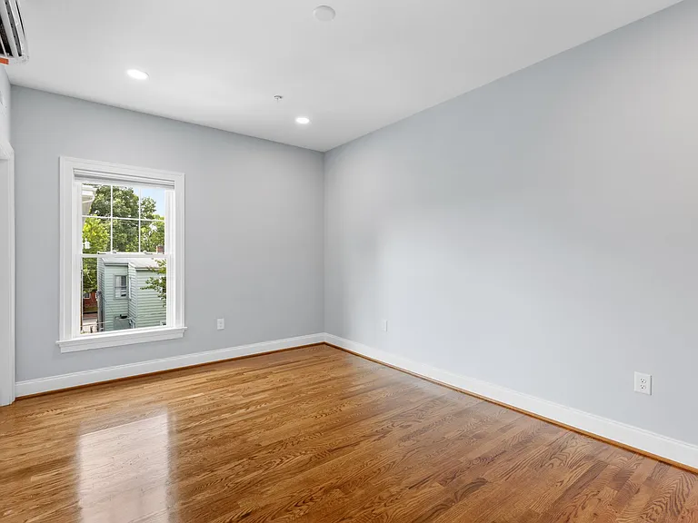 10 S Rowland St #3 — Photo 17