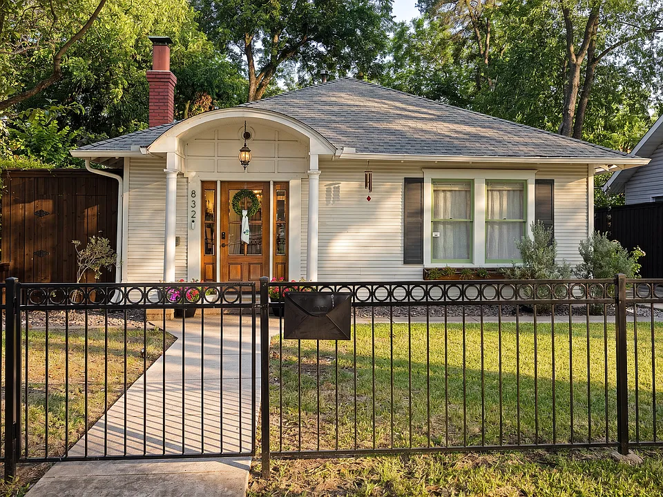 832 N Winnetka Ave