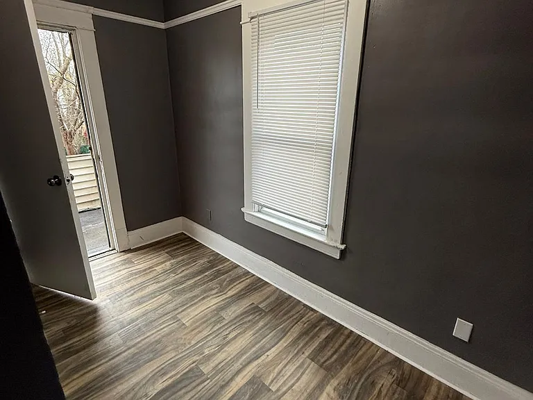 411 Eddy Rd — Photo 8