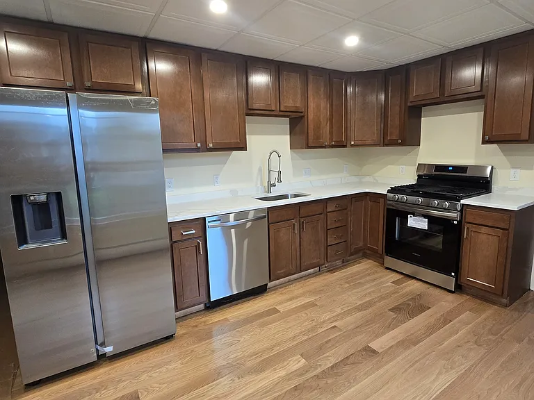 77 Rowe St #2 — Photo 2