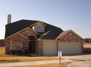 8701 Regal Royale Dr, Fort Worth, TX 76108