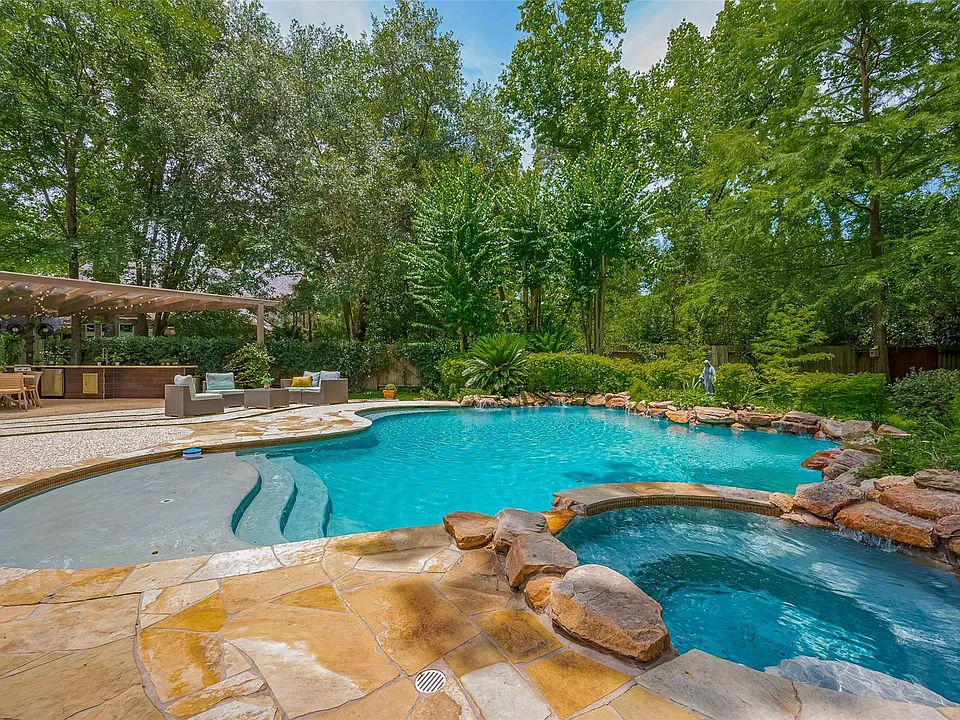 7 Peaceful Canyon Ct