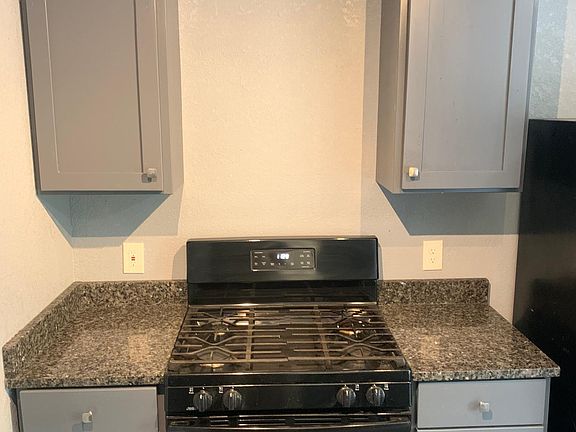 4th image of 515 S Olive St