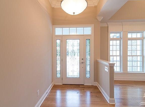 3rd image of 2887 Irwin Dr