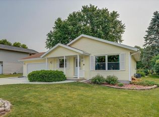 621 S Walker Way, Sun Prairie, WI 53590