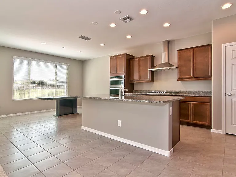 6303 S 24th Pl — Photo 12