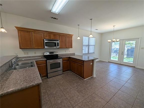 3rd image of 809 Norval St