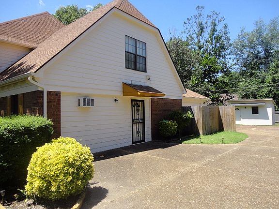 3rd image of 3949 Bobby Jones Rd