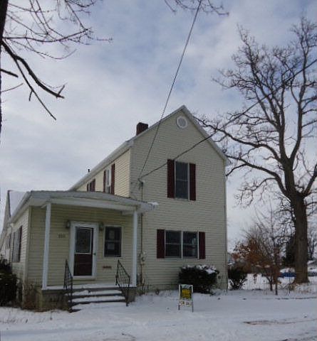 1st image of 120 2nd St